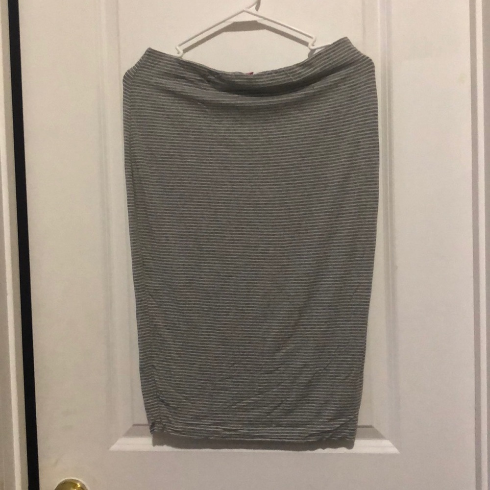 Gray bodycon skirt